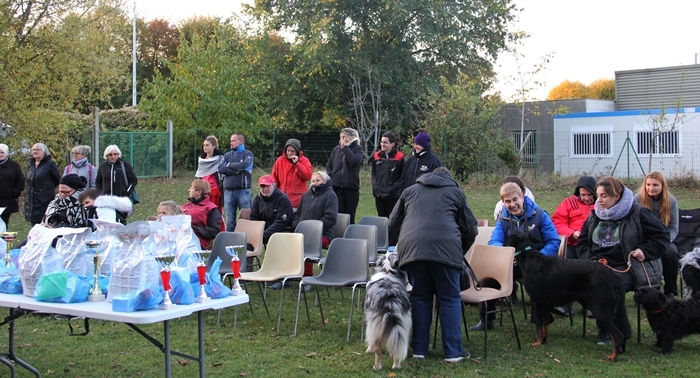 et les sages concurrents qui attendent leurs petits cadeaux